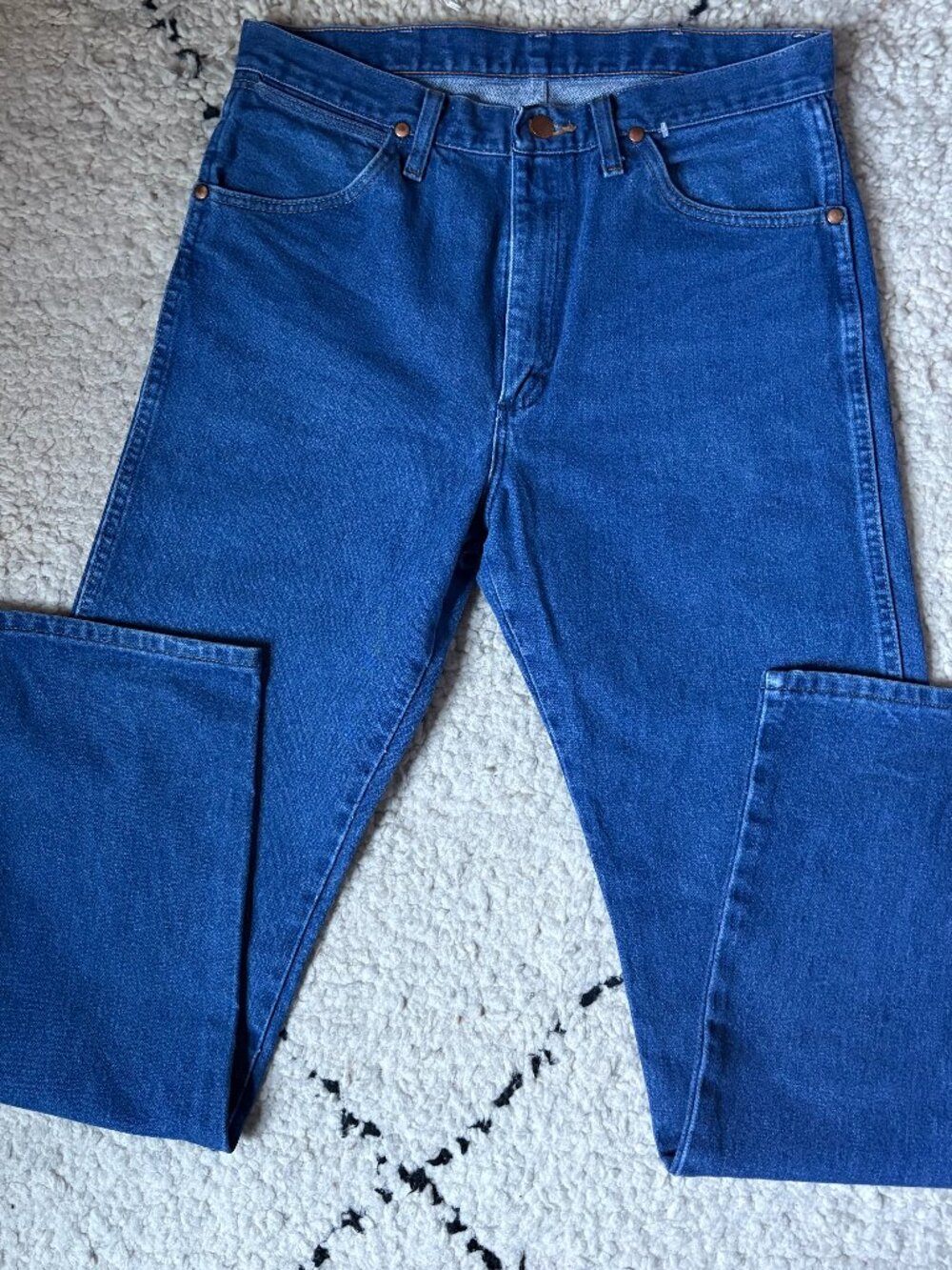 Wrangler cotton denim straight leg men's jeans size 33 x 34 [PLEASE READ]